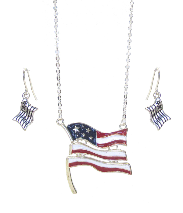 PATRIOTIC AMERICAN FLAG PENDANT NECKLACE SET