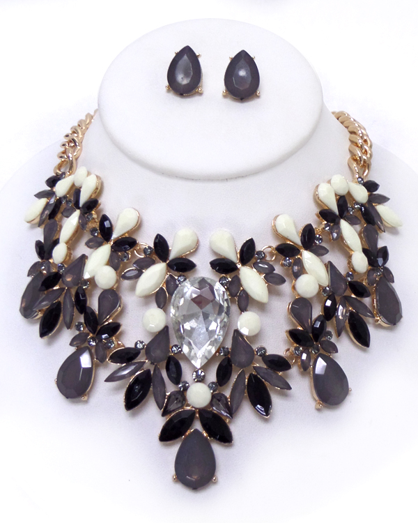 Multi linked flower with crystals necklace set
