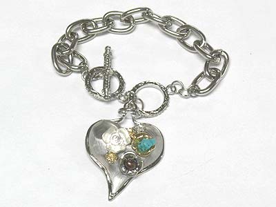 Natural chip stone deco metal heart charm toggle bracelet