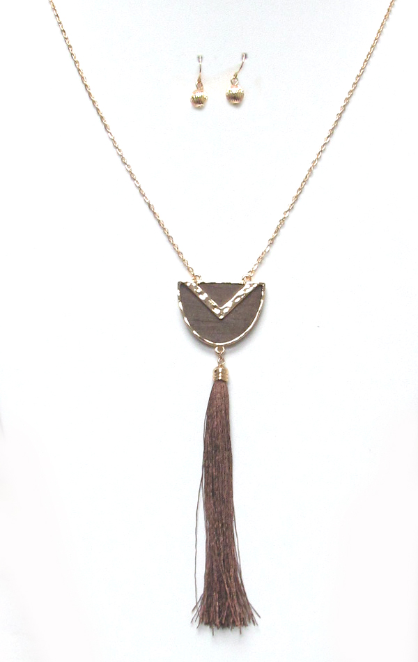 Boho style wood and tassel drop necklace set
