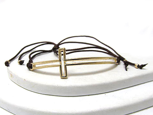 Cut out cross braided yarn friendship bracelet