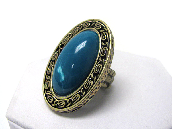 Oval stone and metal deco stretch ring