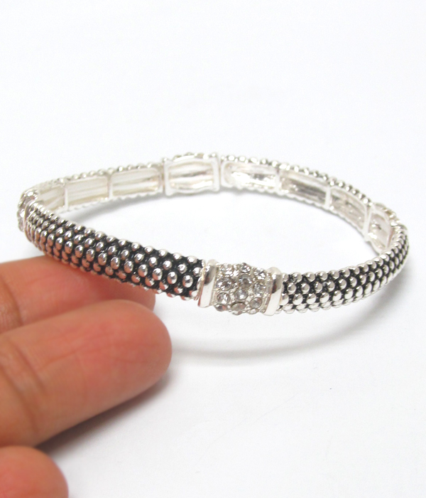 Metal textured strech bracelet '