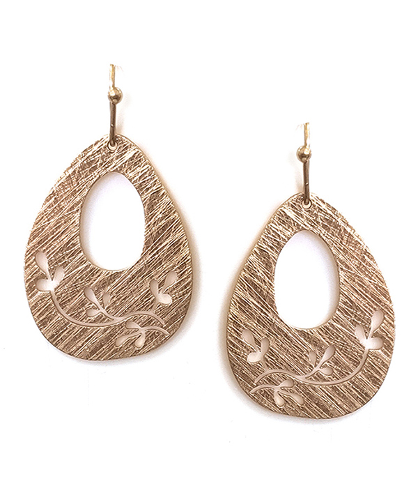 SCRATCH METAL LEAF TEARDROP EARRING