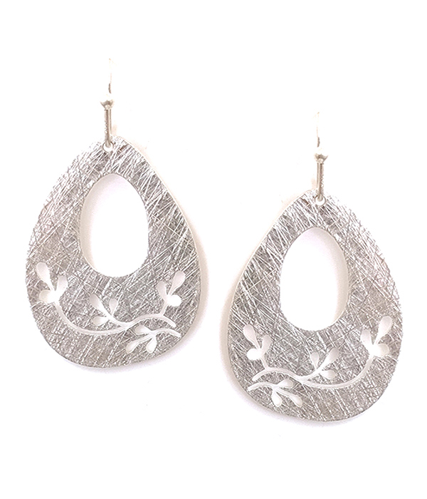 SCRATCH METAL LEAF TEARDROP EARRING