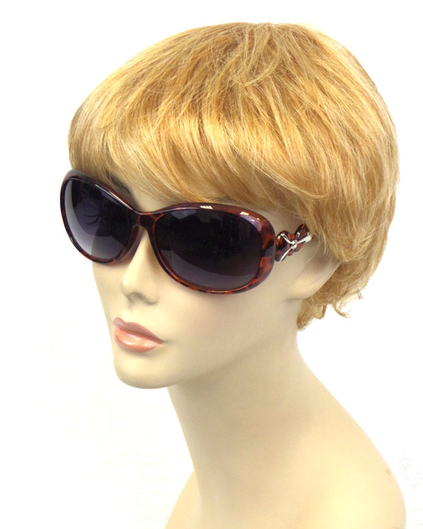 Metalic accent hinge sunglasses - uv protection
