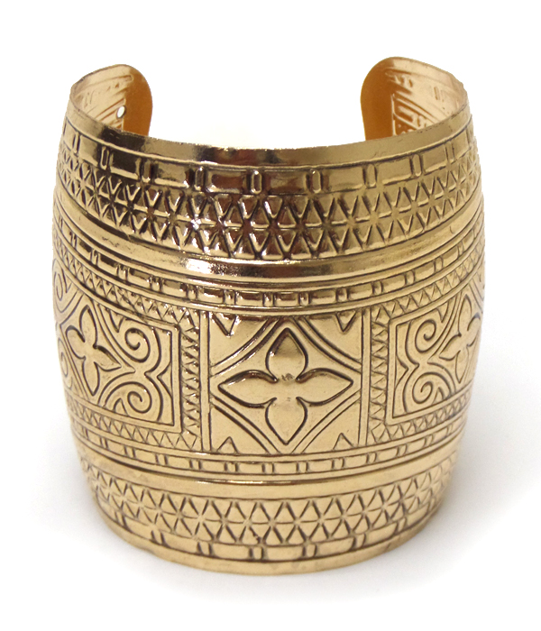 Metal texture cuff bracelet 