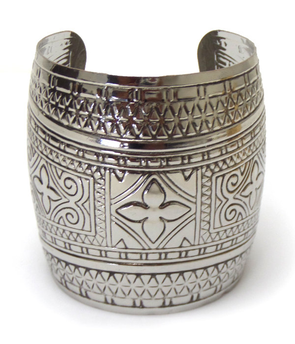 Metal texture cuff bracelet