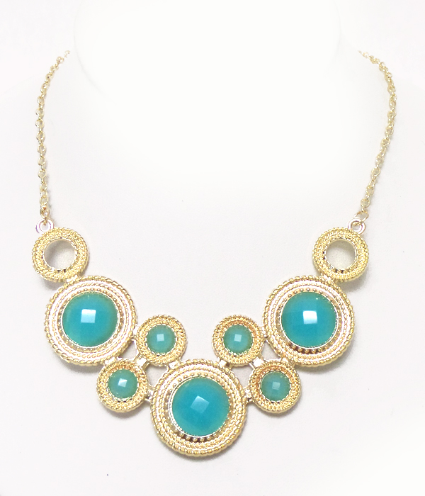 Metal multi size linked circles necklace 