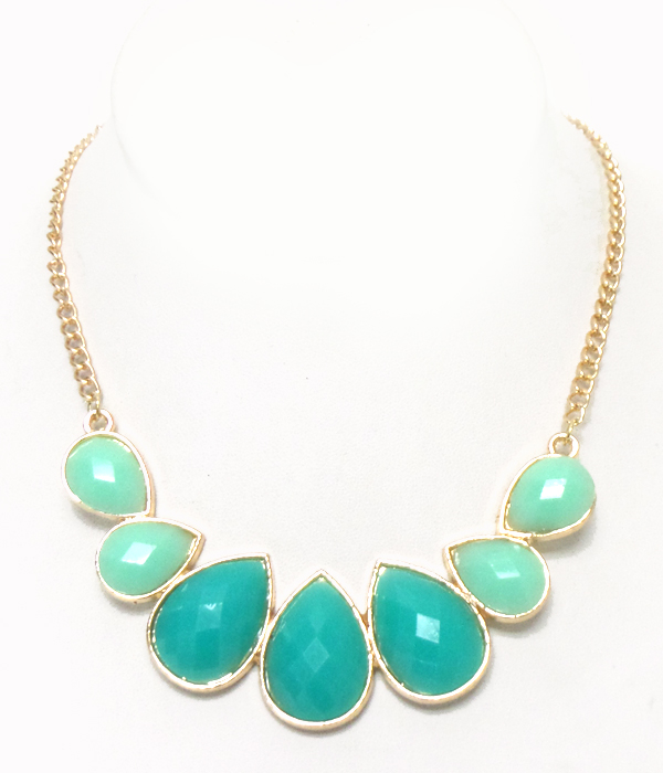 Linked multisize teardrop necklace