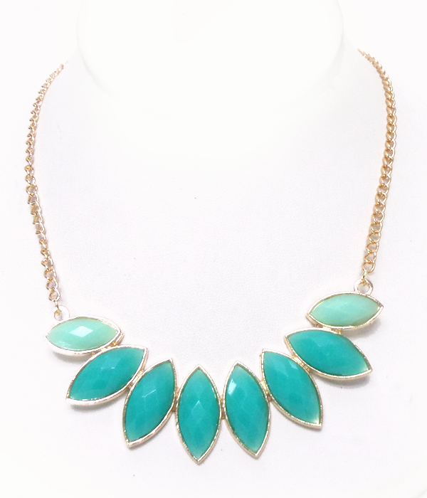 Leaf shape linked necklace 