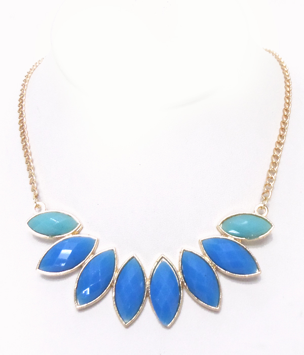 Leaf shape linked necklace