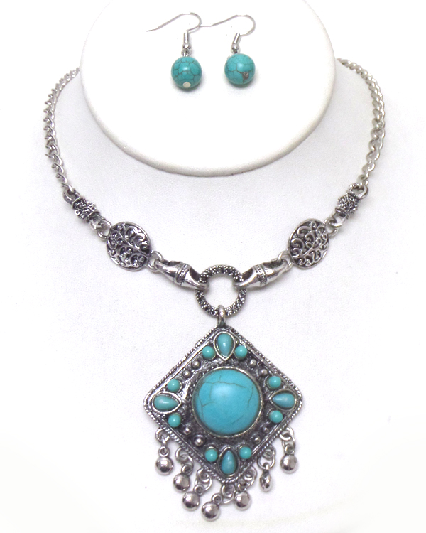 Vintage metal casting turquoise stone necklace set