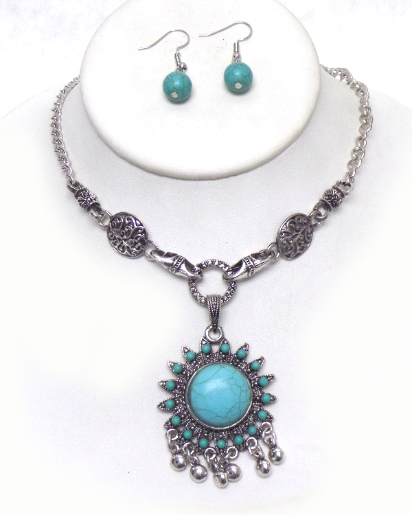 Vintage metal casting turquoise stone necklace set