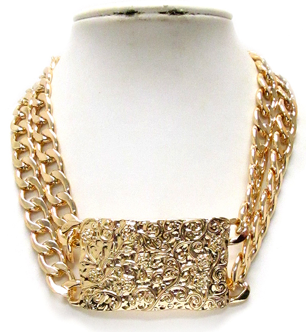 Flower textured metal plate pendant and thick metal chain necklace