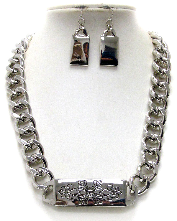 Fluer de lis metal plate and thick chain necklace earring set