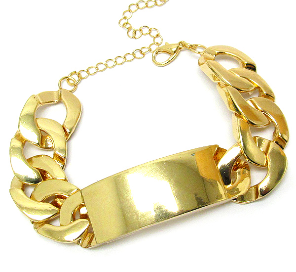 Plain curved metal plate and thick chain bracelet