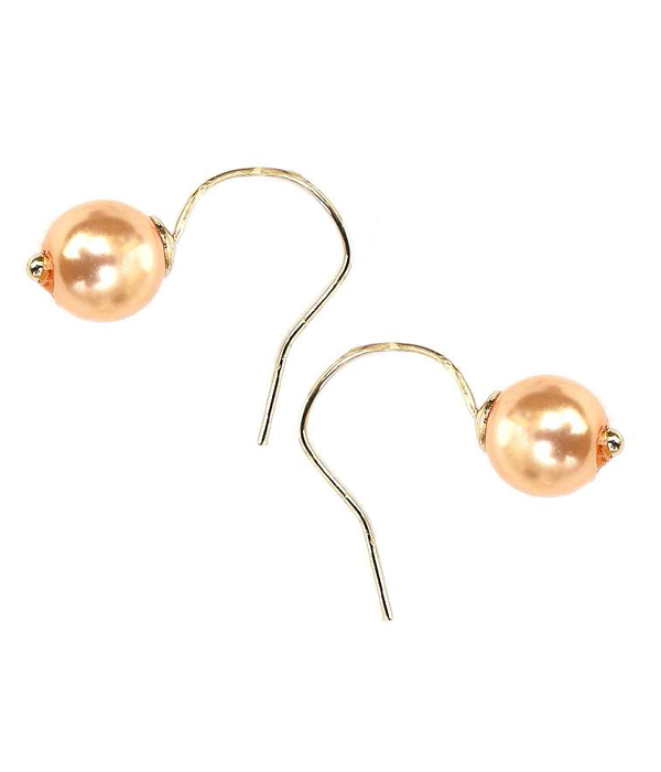 Pearl and wire hook earring