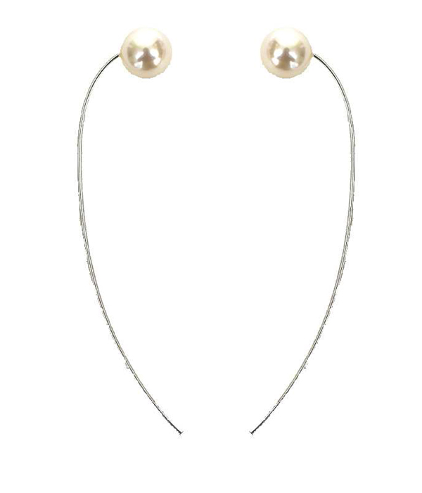 Pearl and wire hook earring