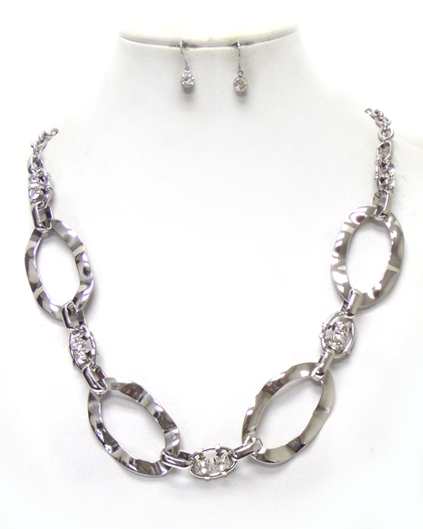 Crystal and hammered oval ring link necklace set