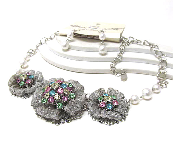 Multi crystal stud center metal mesh flower on metal filigree drop multi pearl chain necklace earring set 