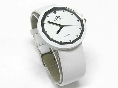 Enameled round metal face leather band watch