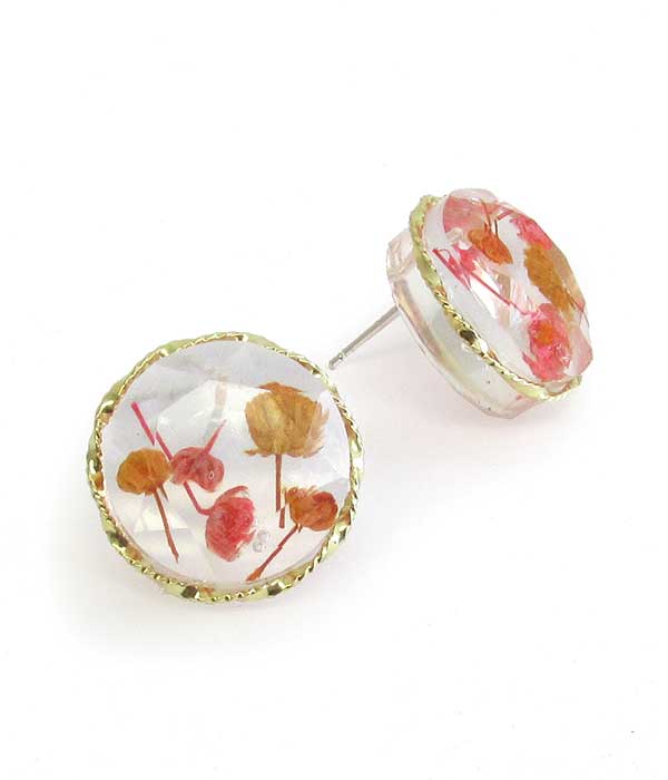 DRY FLOWER IN FACET STONE STUD EARRING