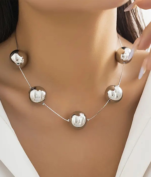 Vintage metal ball link necklace