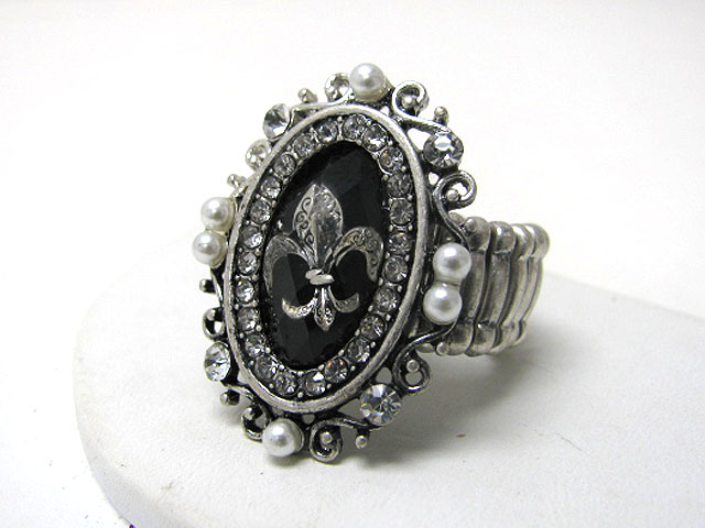 Fleur de lis top glass crystal pearl beads combo strethc ring