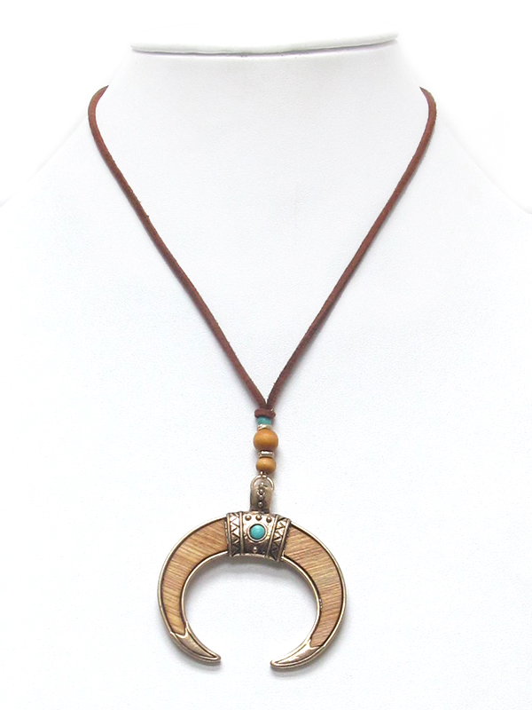 Boho style wood horn and leatherette cord necklace