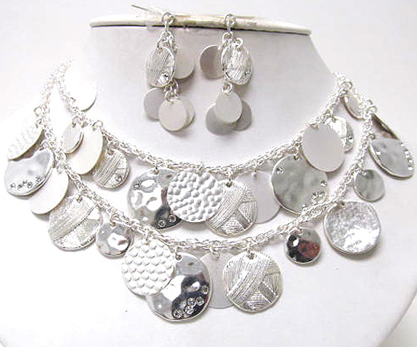 Two row multi crystal metal hammerd and metal pebble link disk metal chain necklace earring set