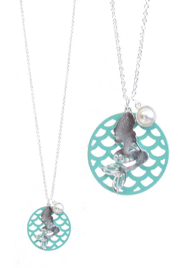 SEALIFE THEME METAL FILIGREE AND ENAMEL COAT PENDANT NECKLACE - 