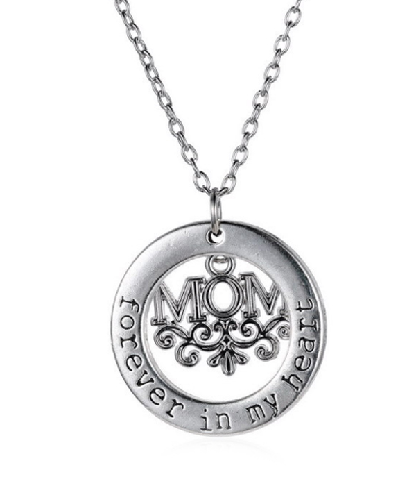 Mom pendant necklace - forever in my heart