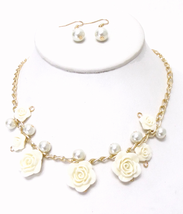 Acrylic roses with pearl drop metal chain necklace 