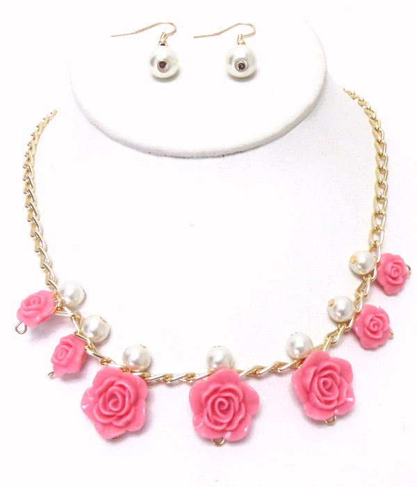 Acrylic roses with pearl drop metal chain necklace 