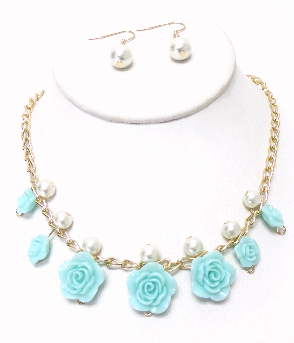 Acrylic roses with pearl drop metal chain necklace 