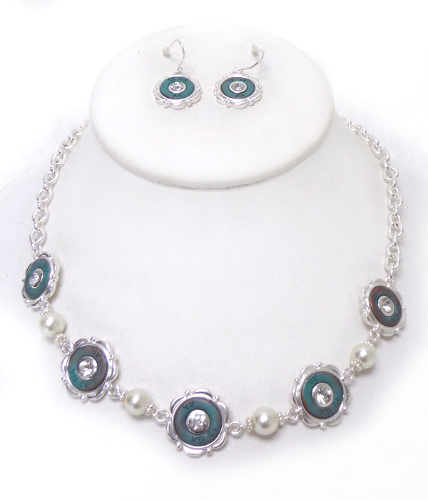 Metal links with pearls necklace set 