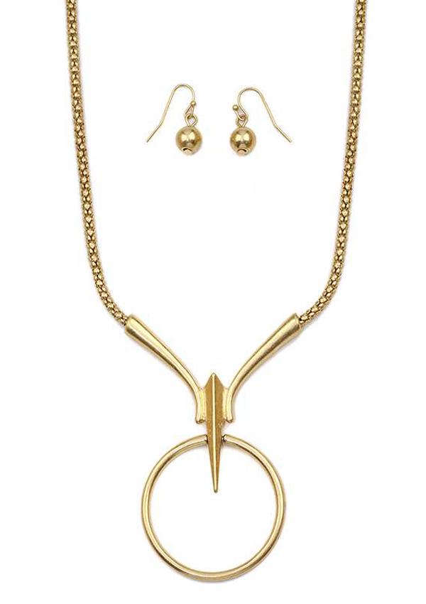 Geometric hoop pendant necklace set