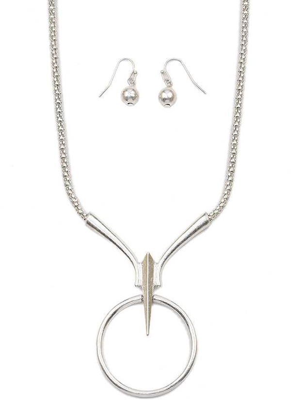 Geometric hoop pendant necklace set