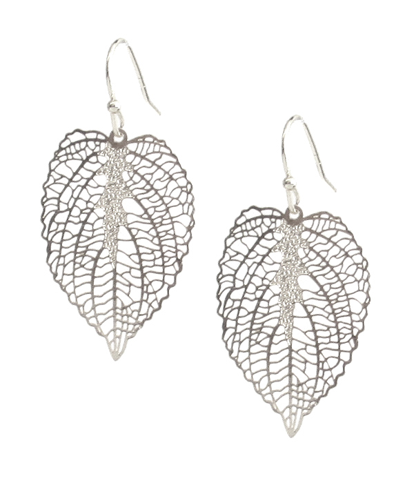 Metal filigree leaf earring
