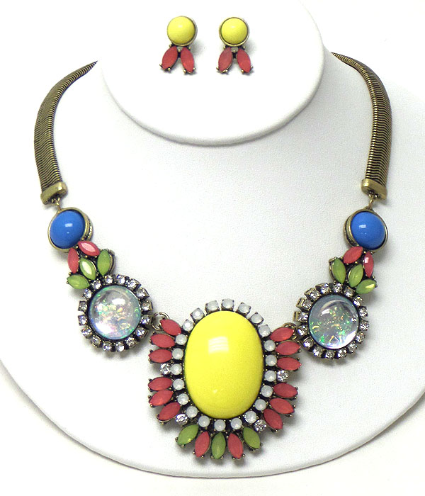 Multi crystal and facet glass deco and thick flat snake chain boutique style necklace earring set