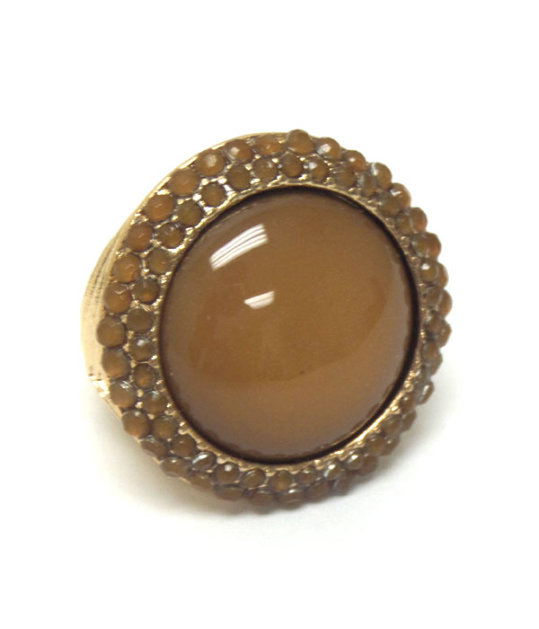 Puffy button center and crystal edge round stretch ring