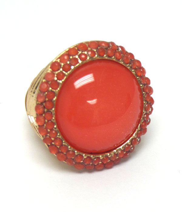Puffy button center and crystal edge round stretch ring