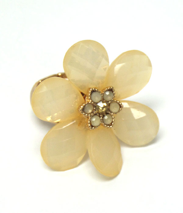 Crystal center flower stretch ring