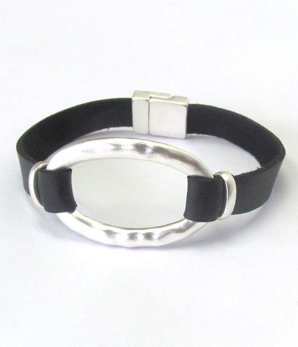 Hammered metal oval ring and leather band magnetic bracelet