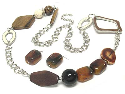Wood amber and metal harmony large chain long necklace and earring set