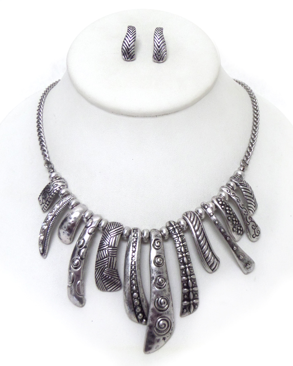 Tribal style mutli metal necklace set 