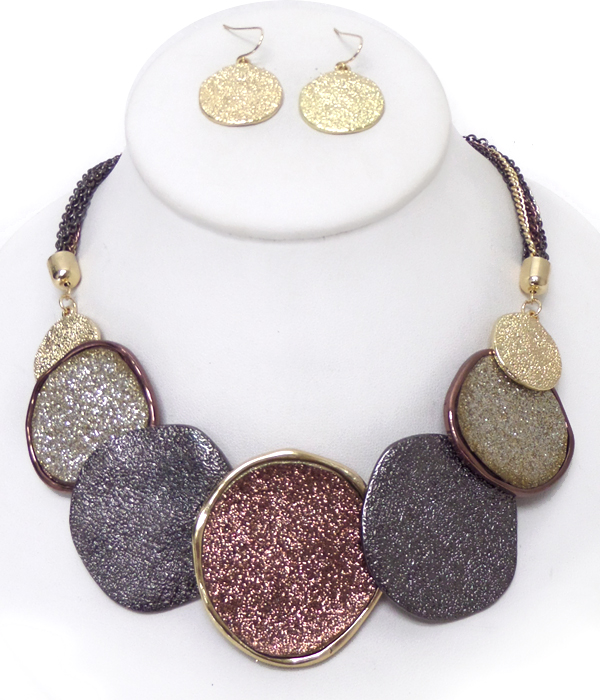 Round linked disks with chain  statement necklace set