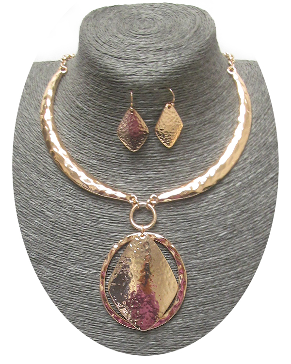 Hammered metal disk drop chocker necklace set
