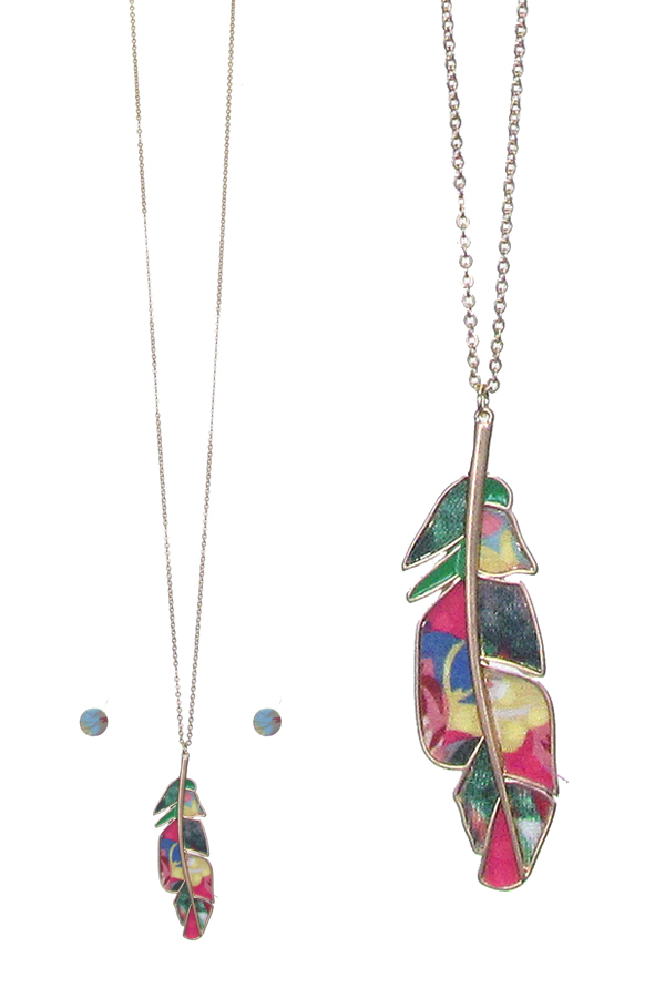Metal filigree and printed fabric feather pendant long necklace set